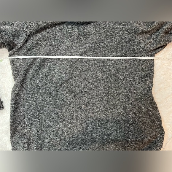 Tahari Womens Sweater Gray Long Sleeve Turtleneck Knit Pullover Polyester - Picture 6 of 8